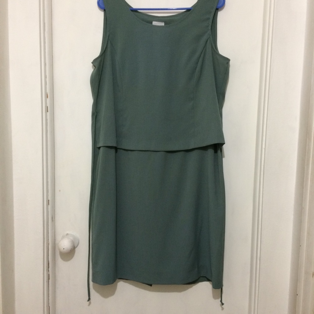 No label woman’s 14P soft teal scoop neck dress